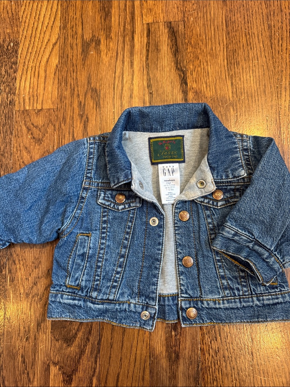Baby GAP Medium Blue Denim Jacket with Grey Lined Collar size newborn stage 1